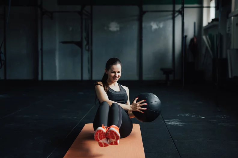 Latihan Medicine Ball untuk Jadwal Padat: Cepat dan Efektif