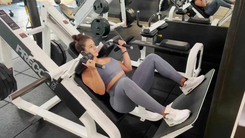 Sukses Leg Day: Peran Hack Squat Machine dalam Latihan Kekuatan